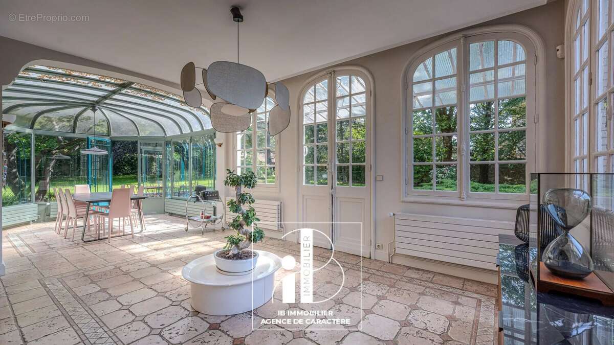 Maison à FONTAINEBLEAU