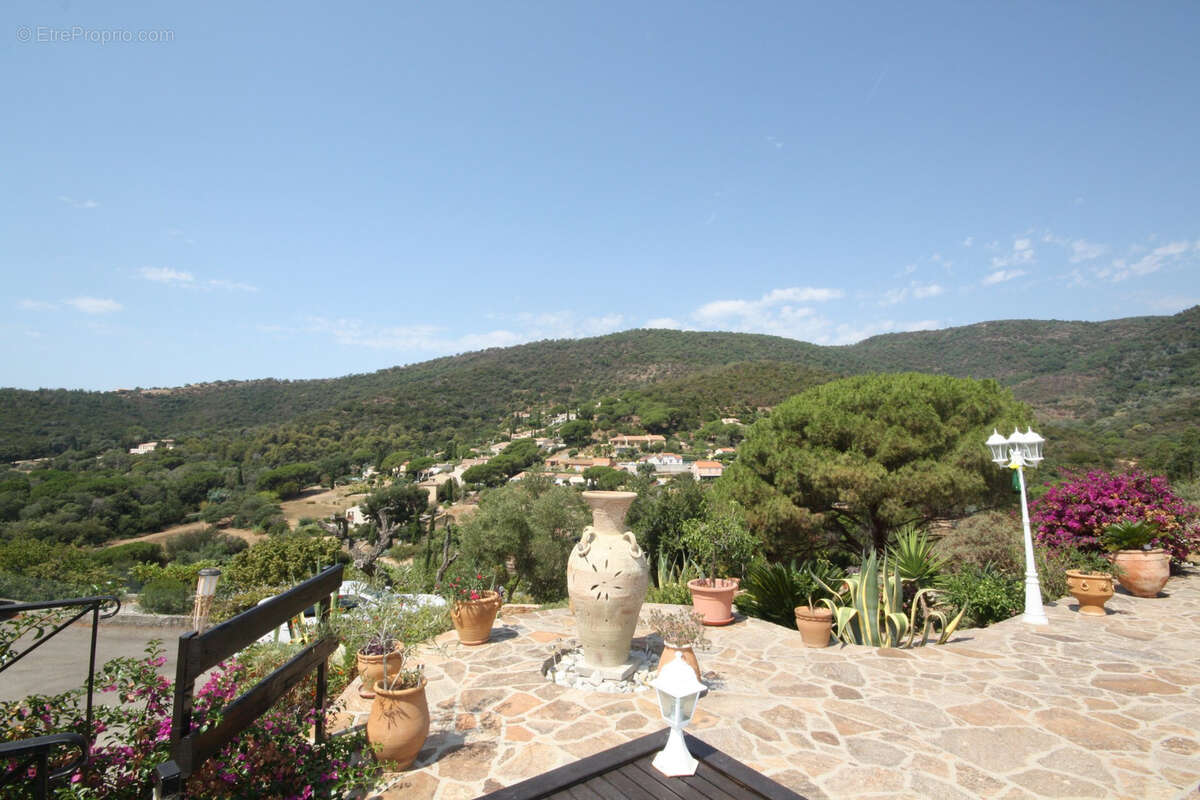 Villa récente à CAVALIERE - photo 23