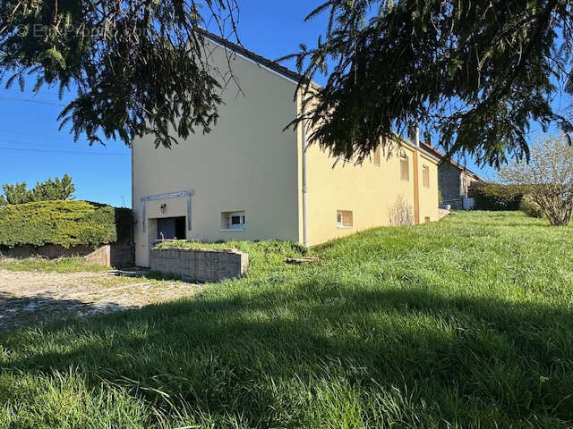 Maison à CHASTELLUX-SUR-CURE