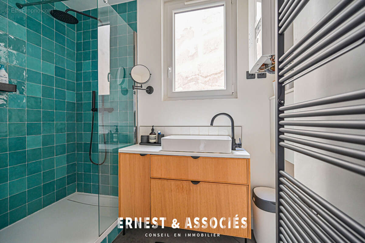 59374284h.jpg - Appartement à PARIS-18E