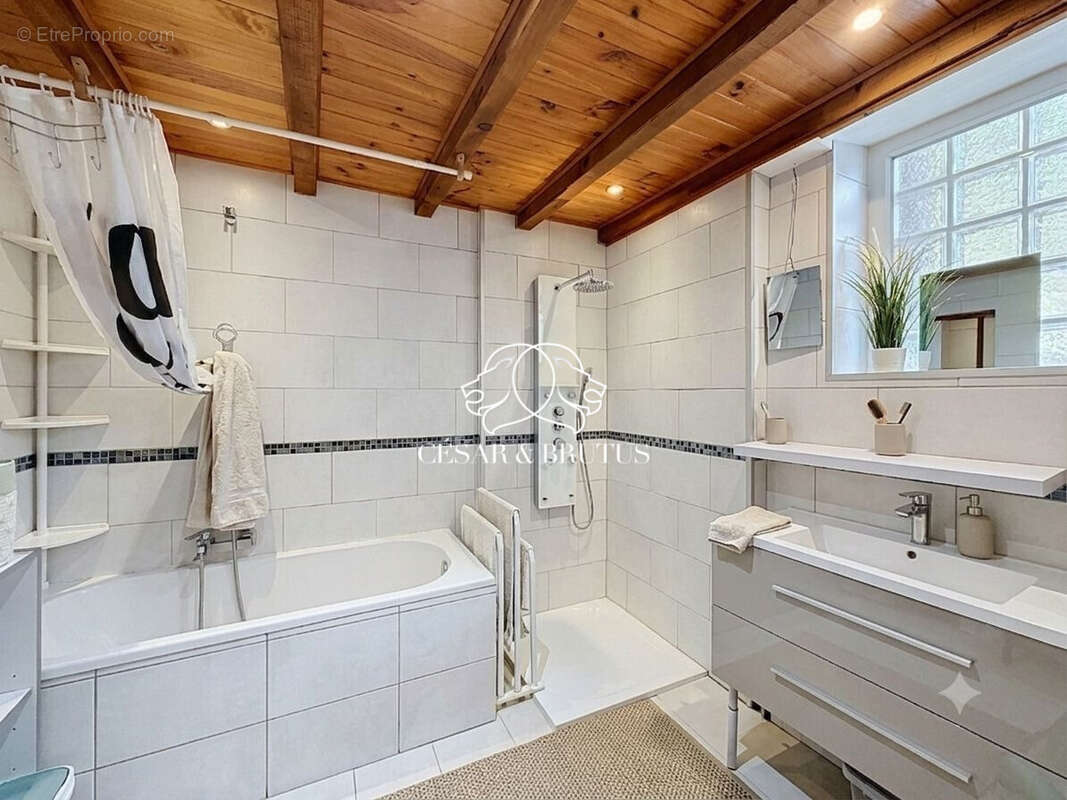 Maison 90 m² à Villemontais  - photo 6