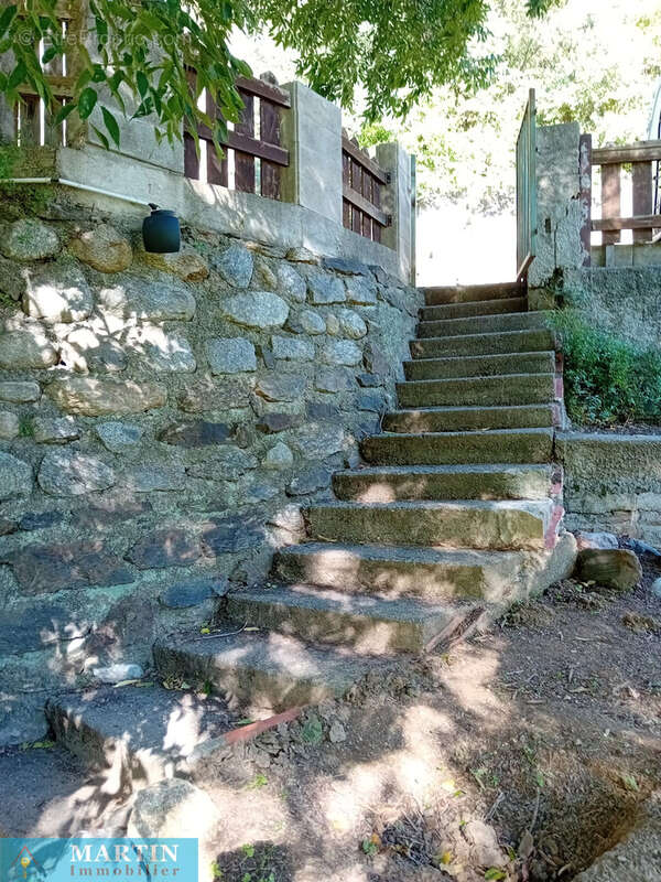 Maison à MONTFERRER