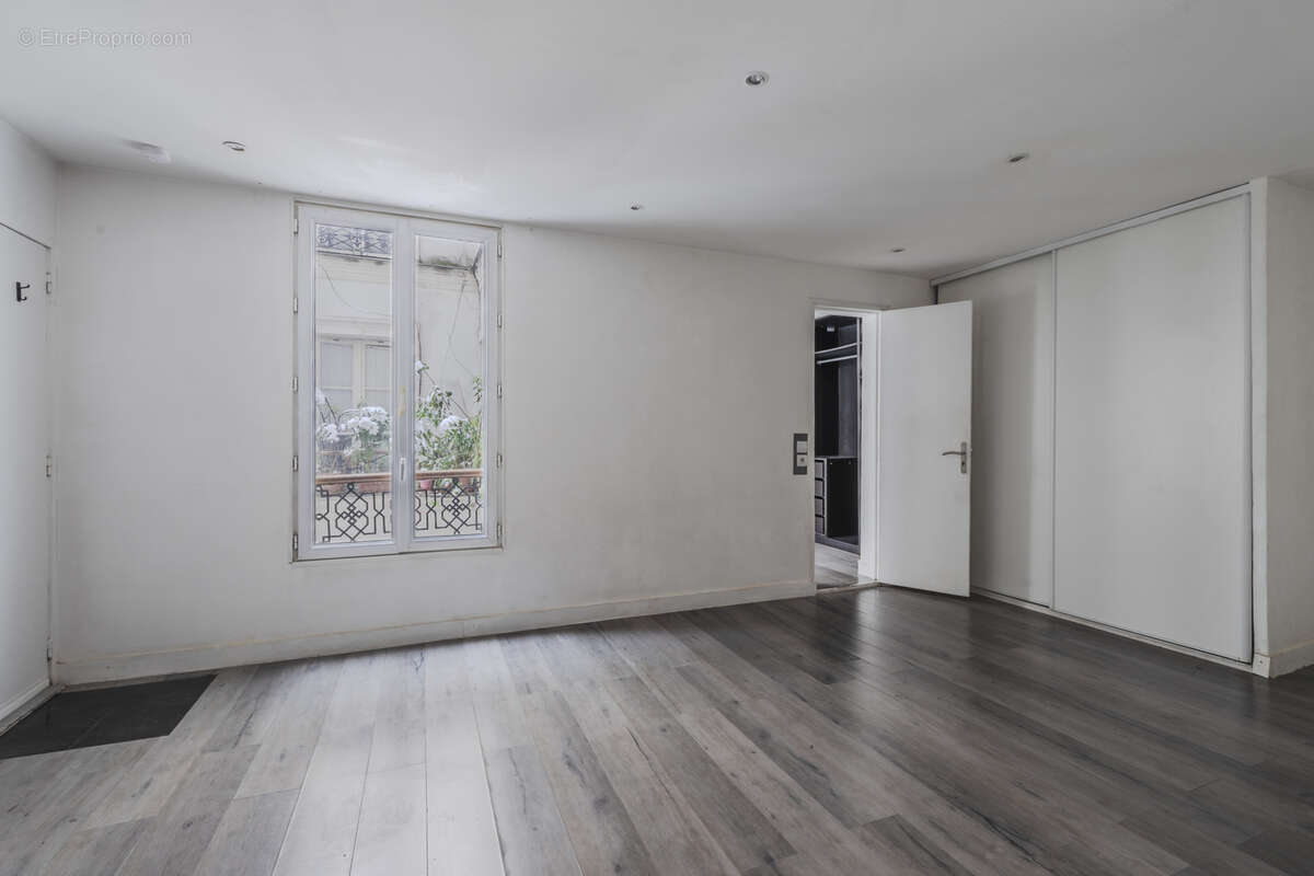 Appartement à PARIS-19E