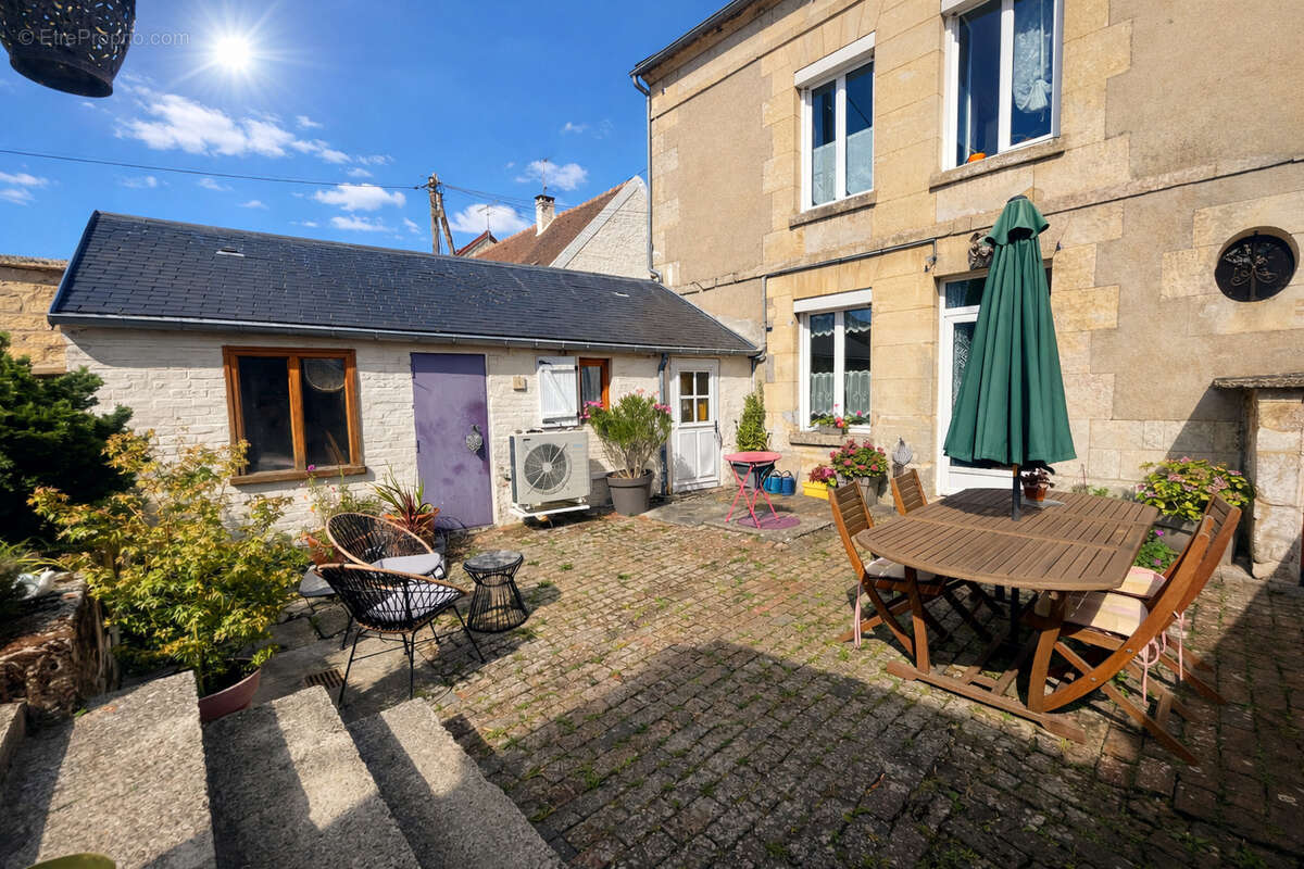 Maison à NEUILLY-EN-THELLE