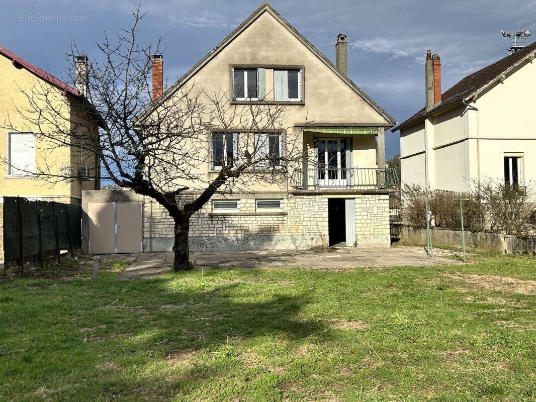 Maison à SAINT-CERE