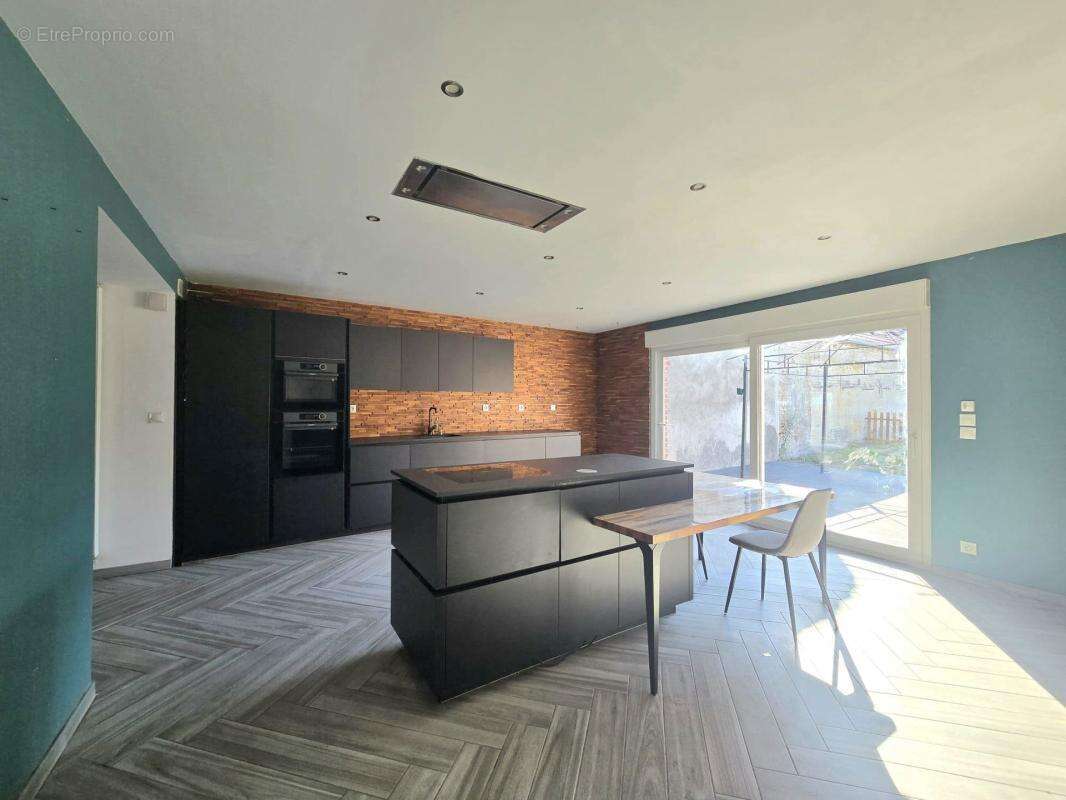 Maison semi individuelle 5 chambres, bureau et jardin - photo 2