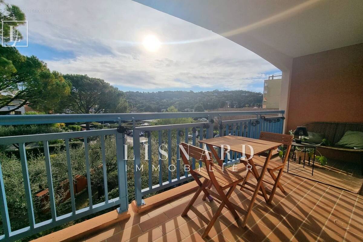 Appartement à VALLAURIS