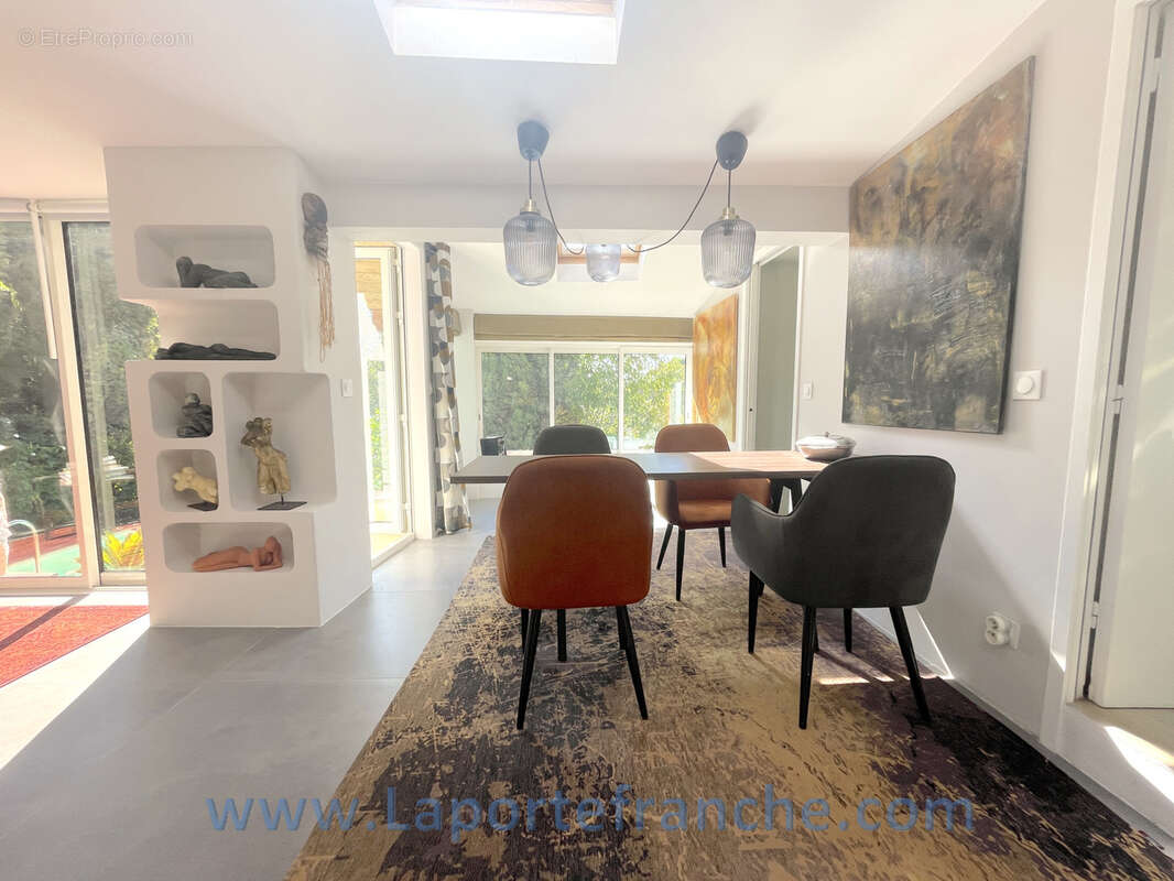 HAUT DE CAGNES Adorable maison de village 2/3 chambres jardin piscine - photo 5