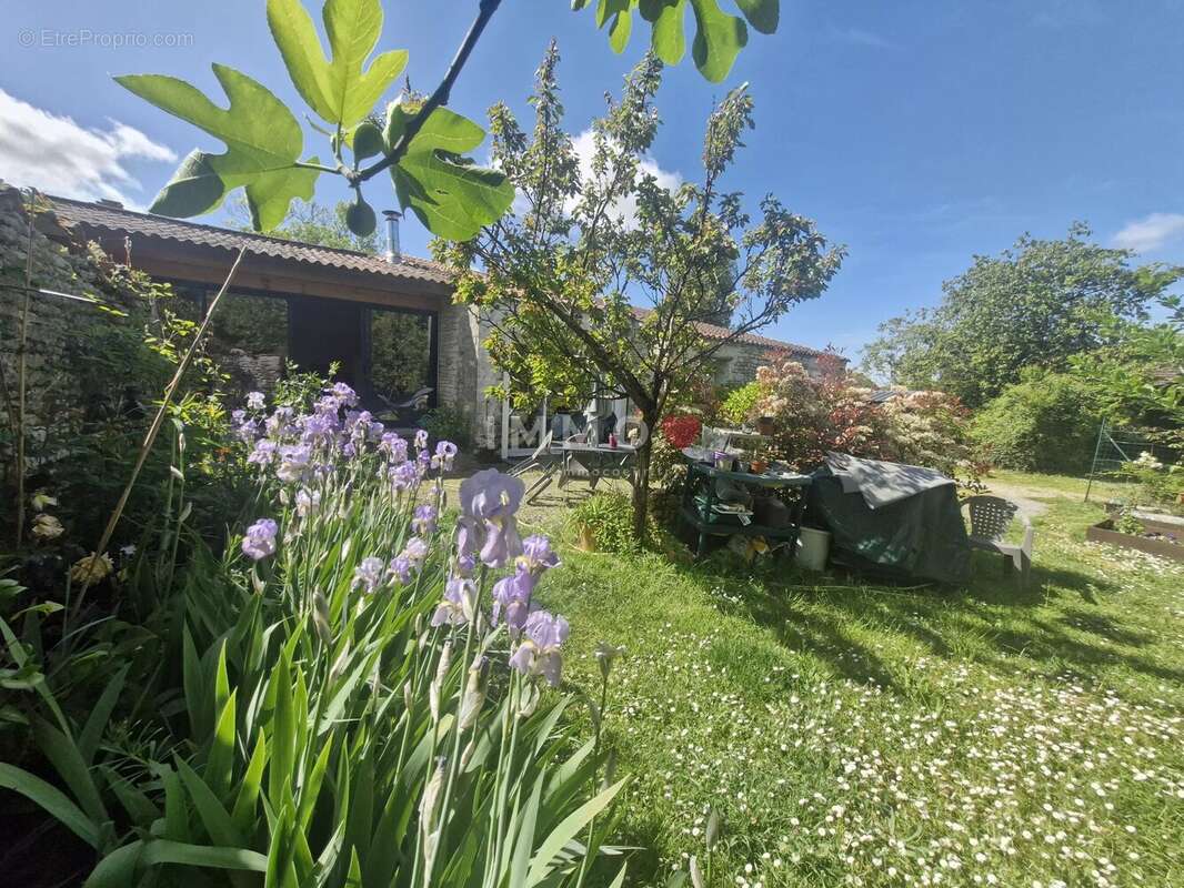 Maison à BREUIL-LA-REORTE