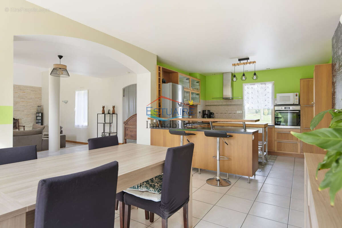 Maison à LA CHAPELLE-LAUNAY