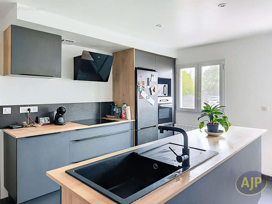 Maison à ROCHESERVIERE