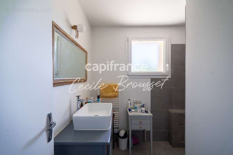 Maison à SAINT-LAURENT-DE-CERDANS