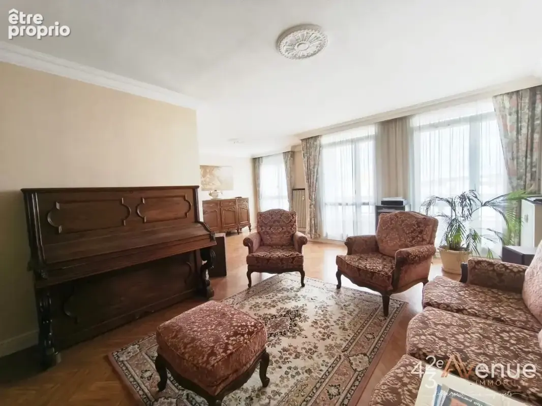 Appartement 4 pièces 108 m² à vendre à Saint-Etienne (42000) - photo 3