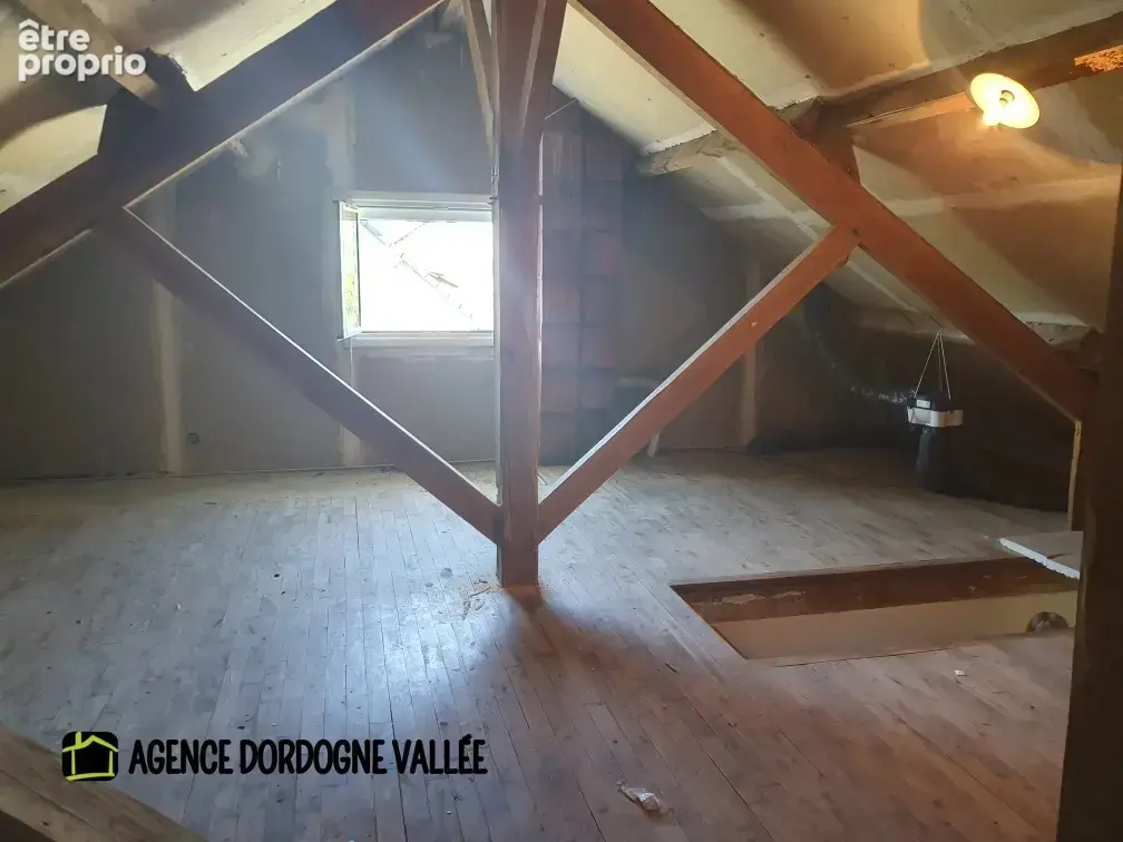 Agréable maison de bourg excellent état général - photo 13