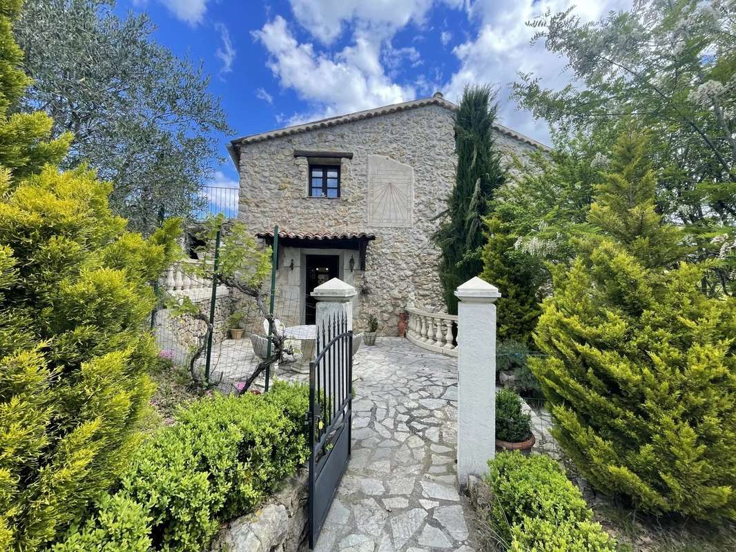 Maison à CHATEAUDOUBLE