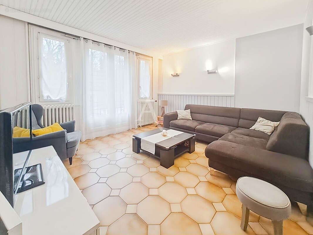 Maison à Saint Germain Lès Arpajon 5 pièces de 112 m2 - photo 6