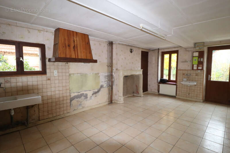 Maison Saint Ennemond 6 pièce(s) 129 m2 - photo 4