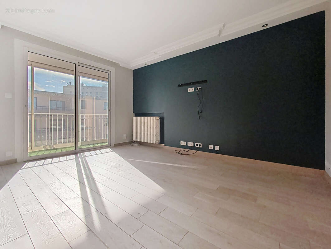 Appartement à VILLENEUVE-LES-AVIGNON