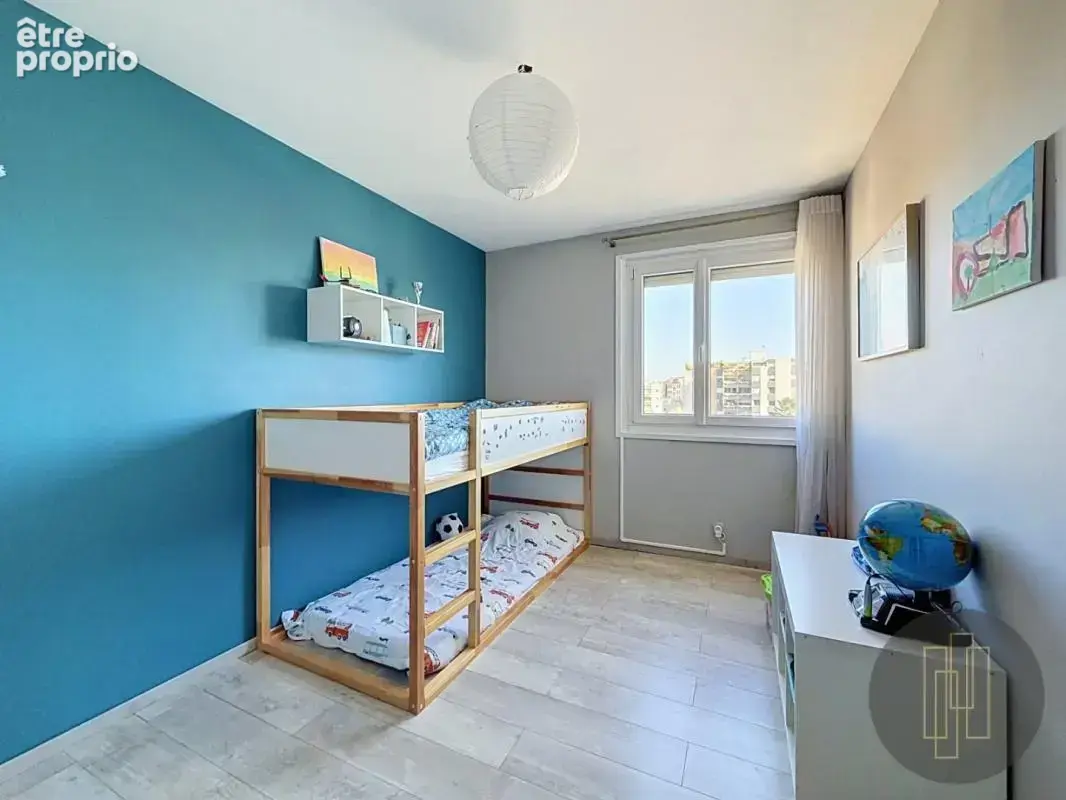 Exclusivite villeurbanne - t4 de 92 m² avec balcon, vue dégagée, garage et cave - photo 10