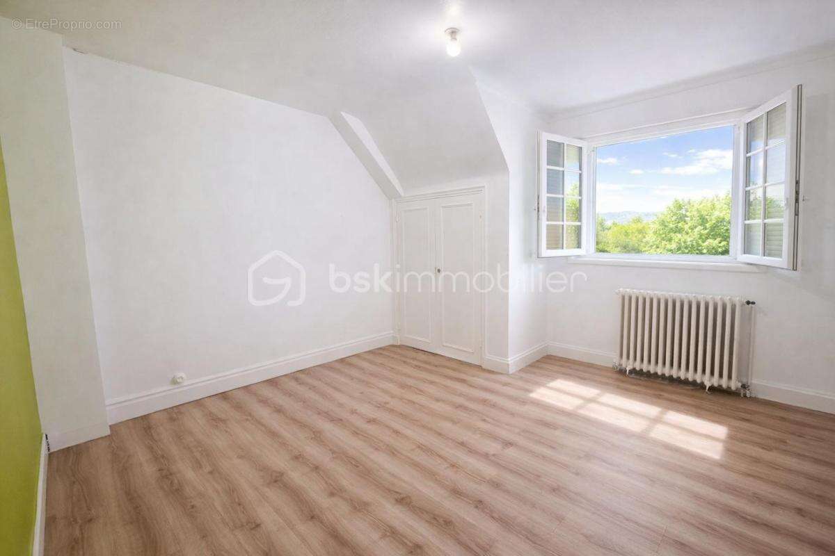 Appartement à ELLIANT