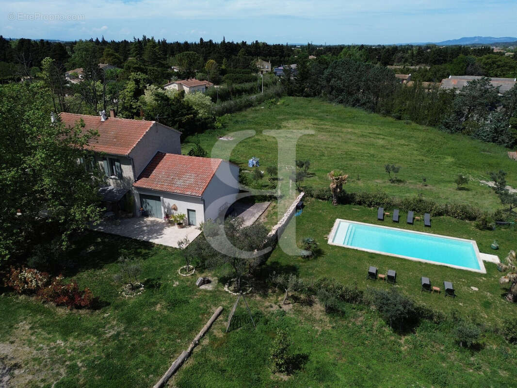 Maison à L'ISLE-SUR-LA-SORGUE