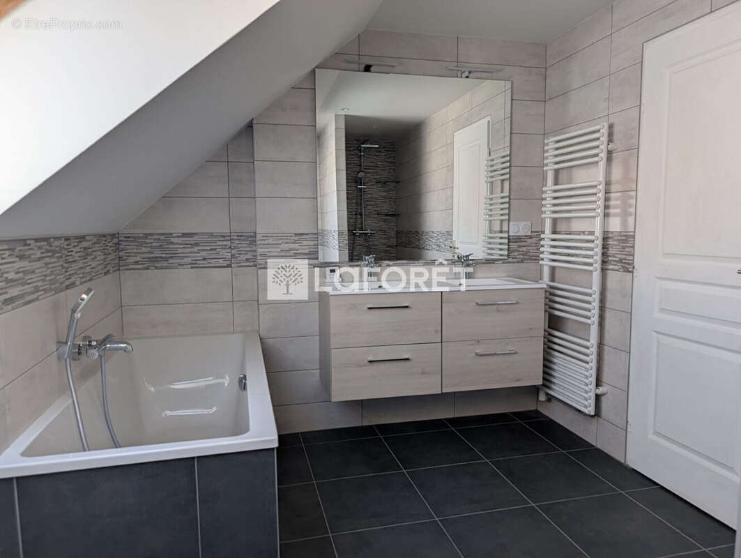 Maison CHEMAUDIN - Calme et proche commodités - photo 7
