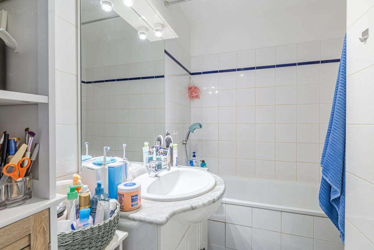 Appartement à VILLENEUVE-LA-GARENNE