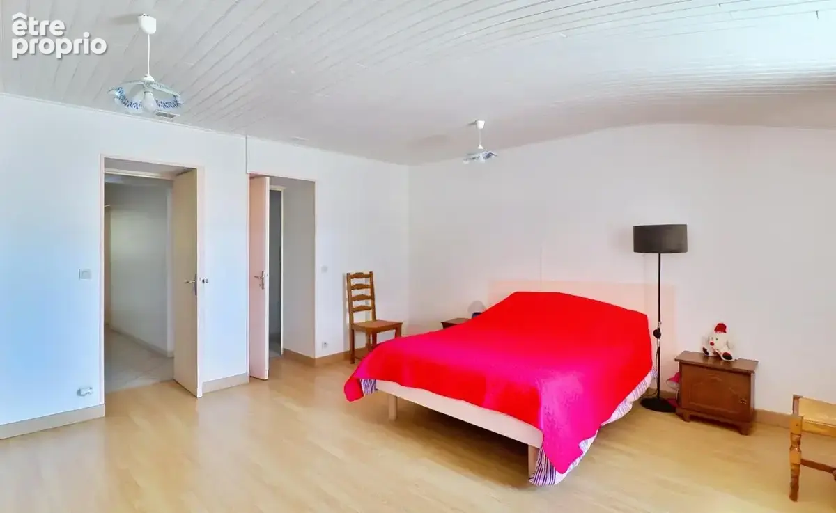 Maison de caractère, avec 312 m2 de dépendances et vue dégagée sur la campagne – À 15 min des plages - photo 12