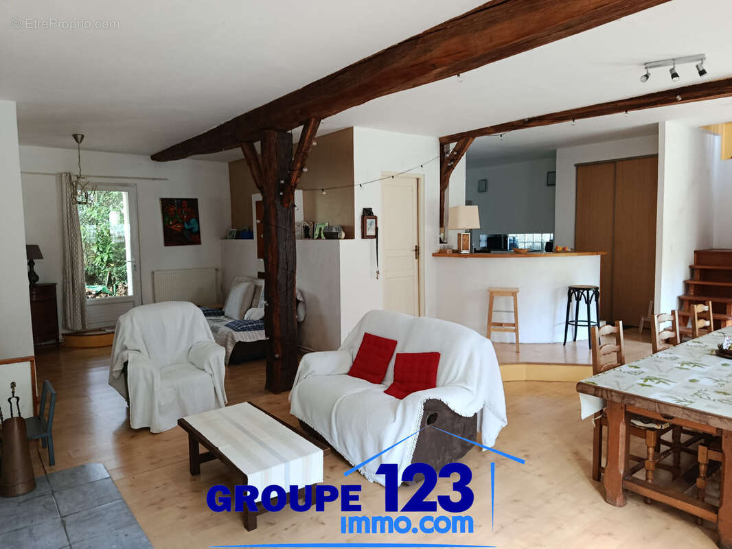 Maison à LA FERTE-LOUPIERE