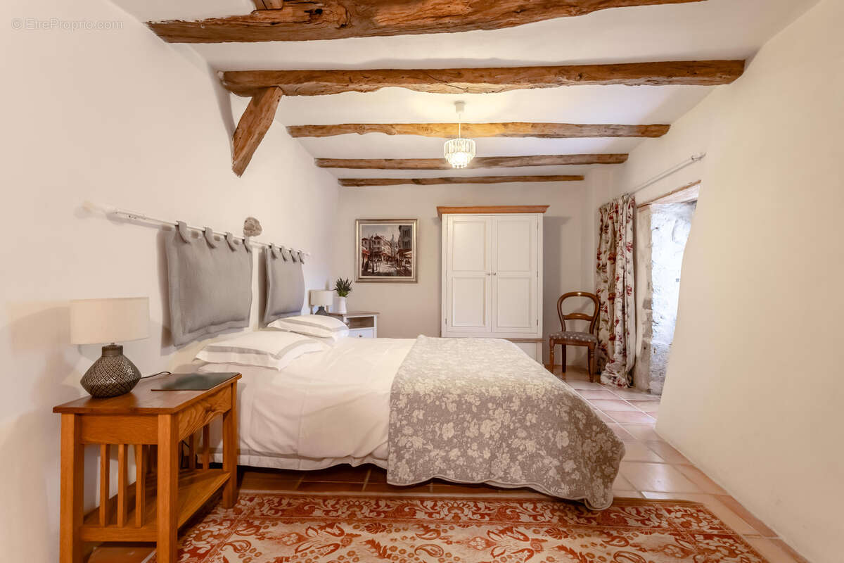 Maison à MONTAIGU-DE-QUERCY