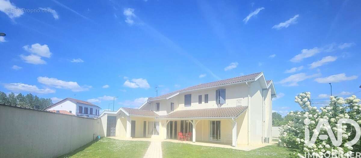 Photo 2 - Maison à SAUGNAC-ET-CAMBRAN
