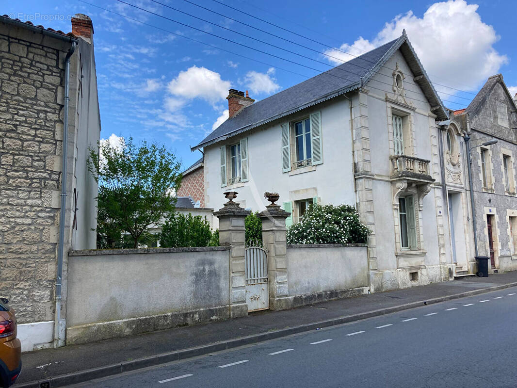Maison à FONTENAY-LE-COMTE