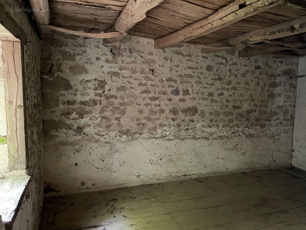Enorme Potentiel avec cette Longère sur un terrain de 2829m2 Hameau Tranquille - photo 7