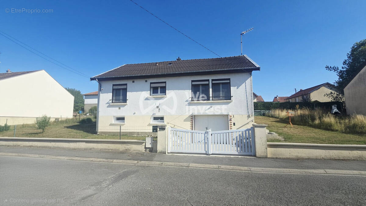 Maison 85 m² à Carignan  - photo 1