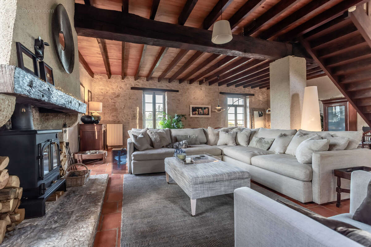 Maison à SAINTE-COLOMBE-DE-VILLENEUVE