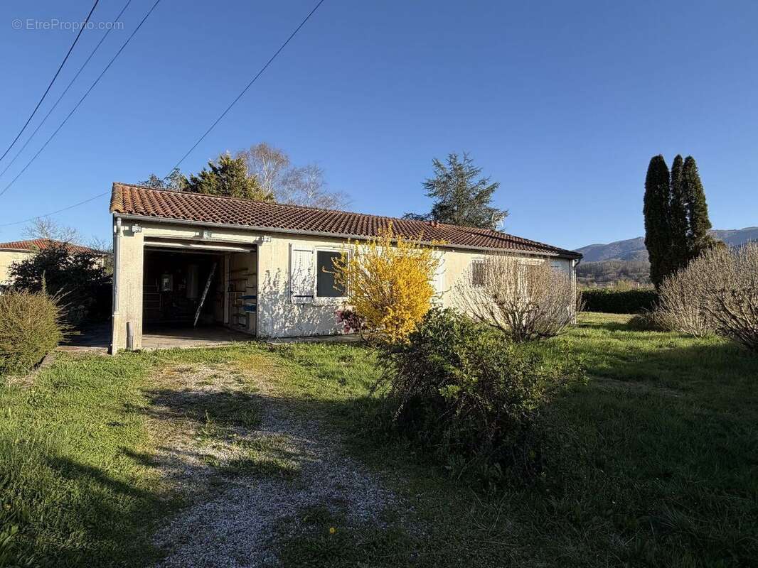 Plain-Pied sur la commune de Prat-Bonrepeaux 09160 - photo 3