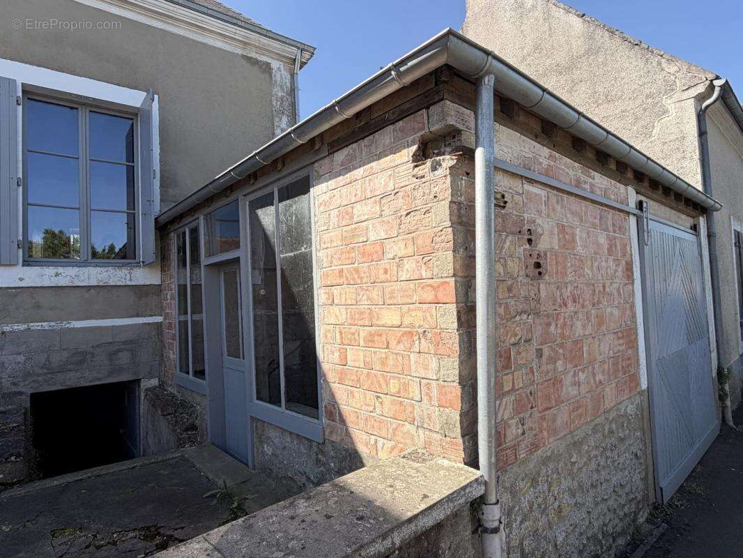 Maison de caractère à vendre au cœur du village de René - photo 3