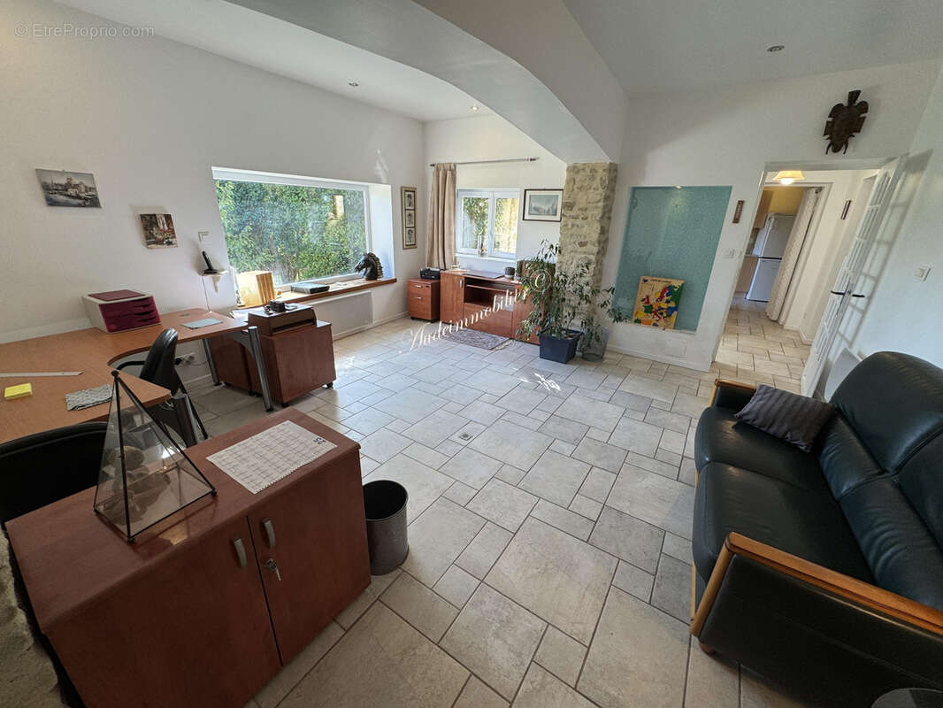 Maison avec jardin et terrasses - photo 2