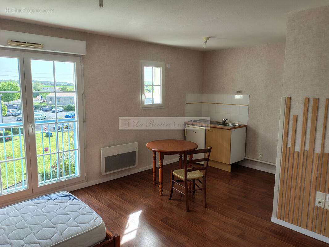 Appartement à SAINT-JEAN-D'ANGELY