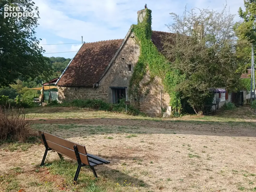 Vue panoramique depuis cette maison de caractère dans le bourg de Champallement, Bourgogne. - photo 2