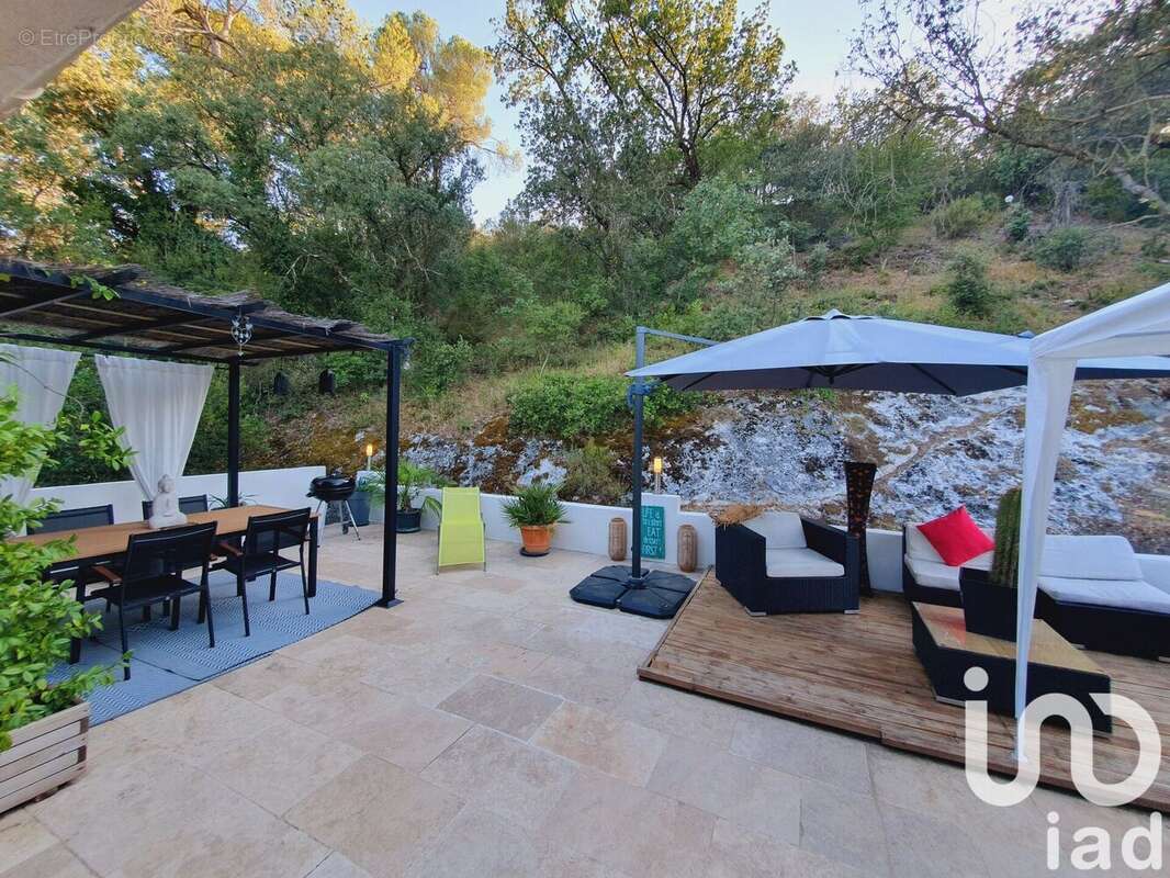 Photo 3 - Maison à SAINT-ESTEVE-JANSON