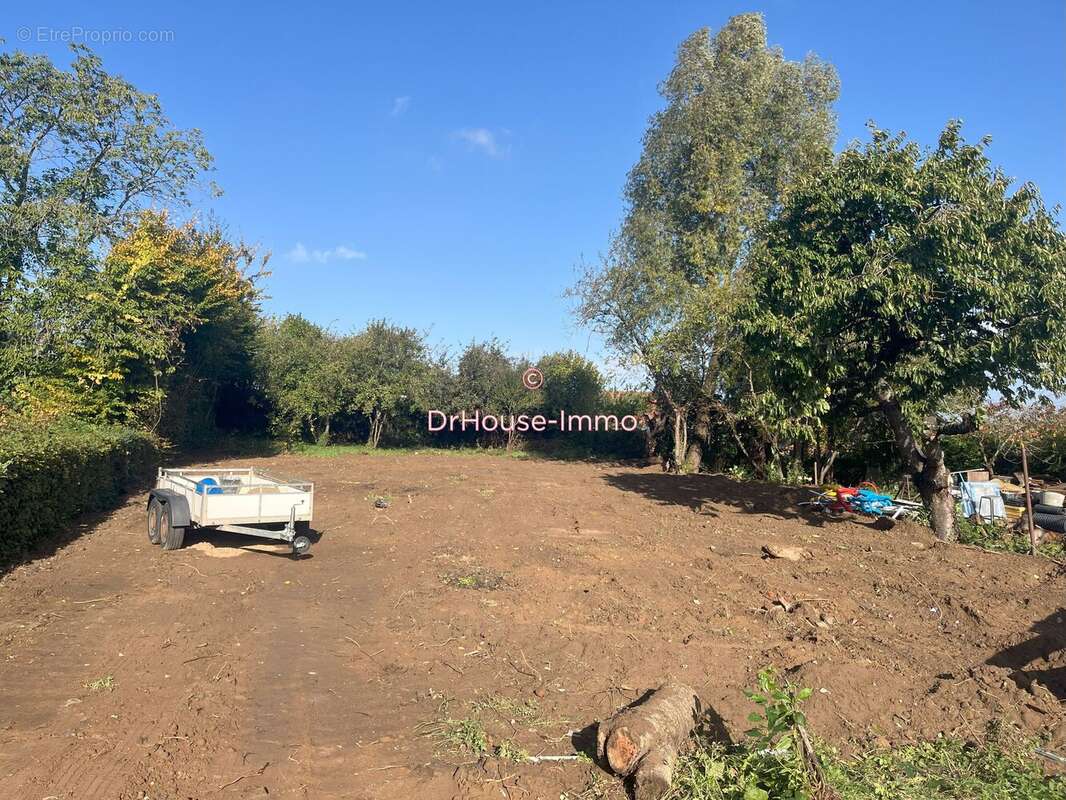 Terrain à LABEUVRIERE