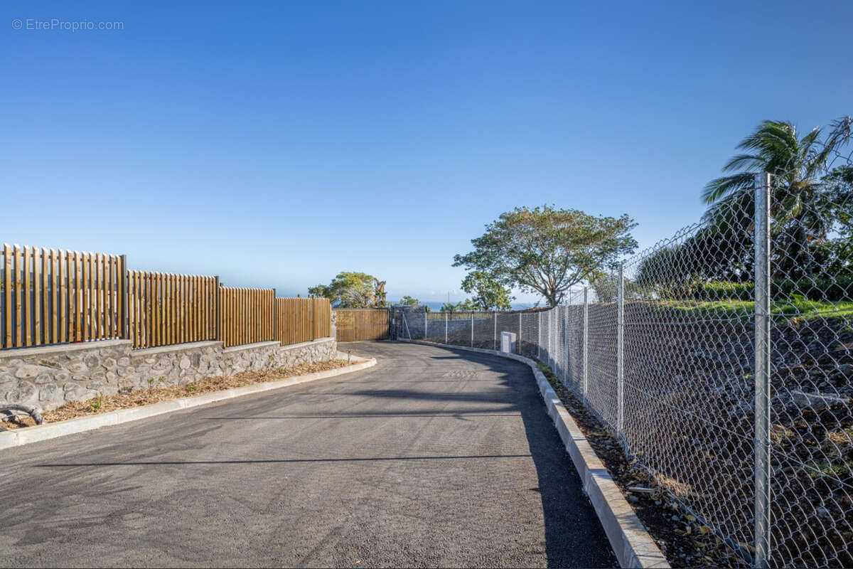 Terrain à SAINTE-MARIE