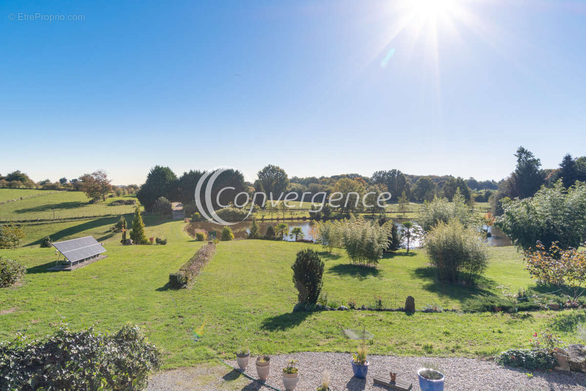 Cadre idyllique, étang aux normes de 6200 m2 sur 2,3 hectares - photo 3