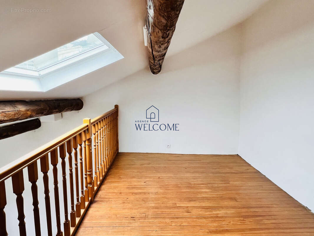 Appartement 150 m² à Venejan  - photo 4