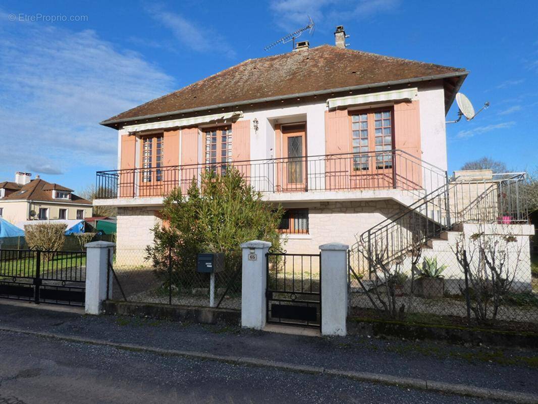Maison à CHERVEIX-CUBAS