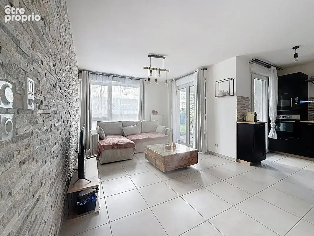 Appartement - rez de jardin - 1 Chambre - Terrasse et jardin privatif - Place de parking privative - photo 9