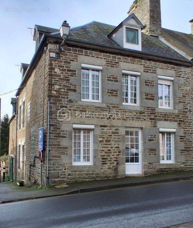 Maison à TESSY-SUR-VIRE