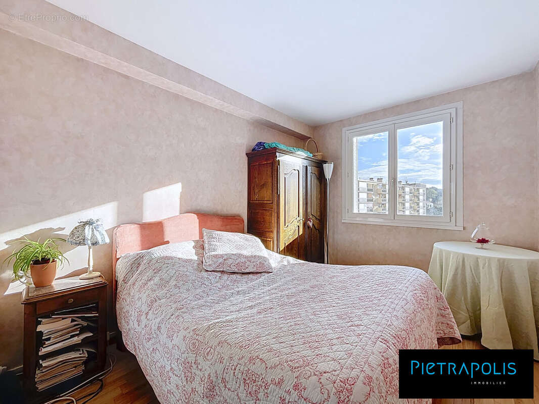 Appartement à SAINTE-FOY-LES-LYON