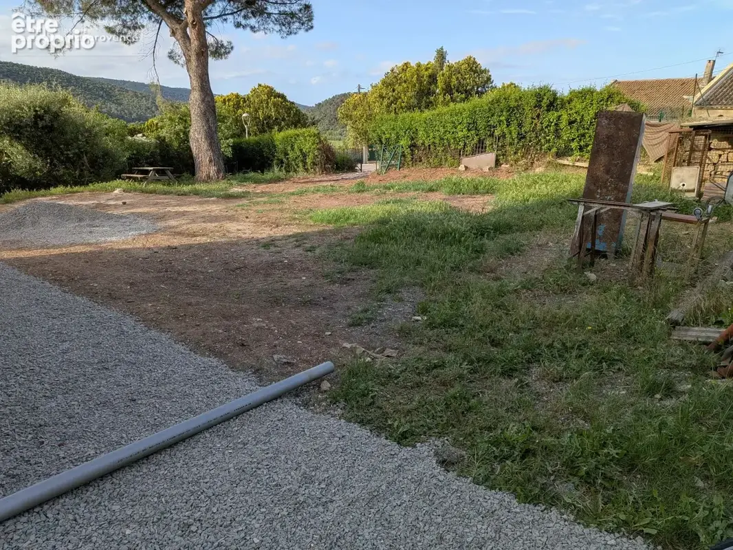 Terrain à bâtir de 318 m² à PIERREFEU-DU-VAR (83) - photo 1